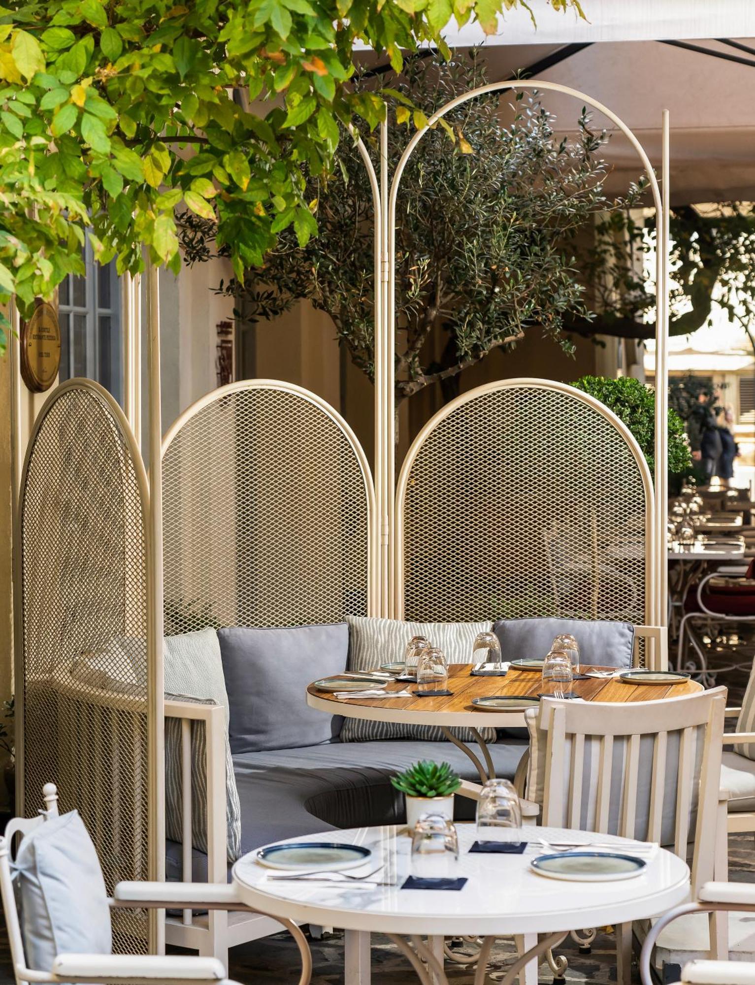 Ecole St. Pierre Hotel Istanbul Exterior photo