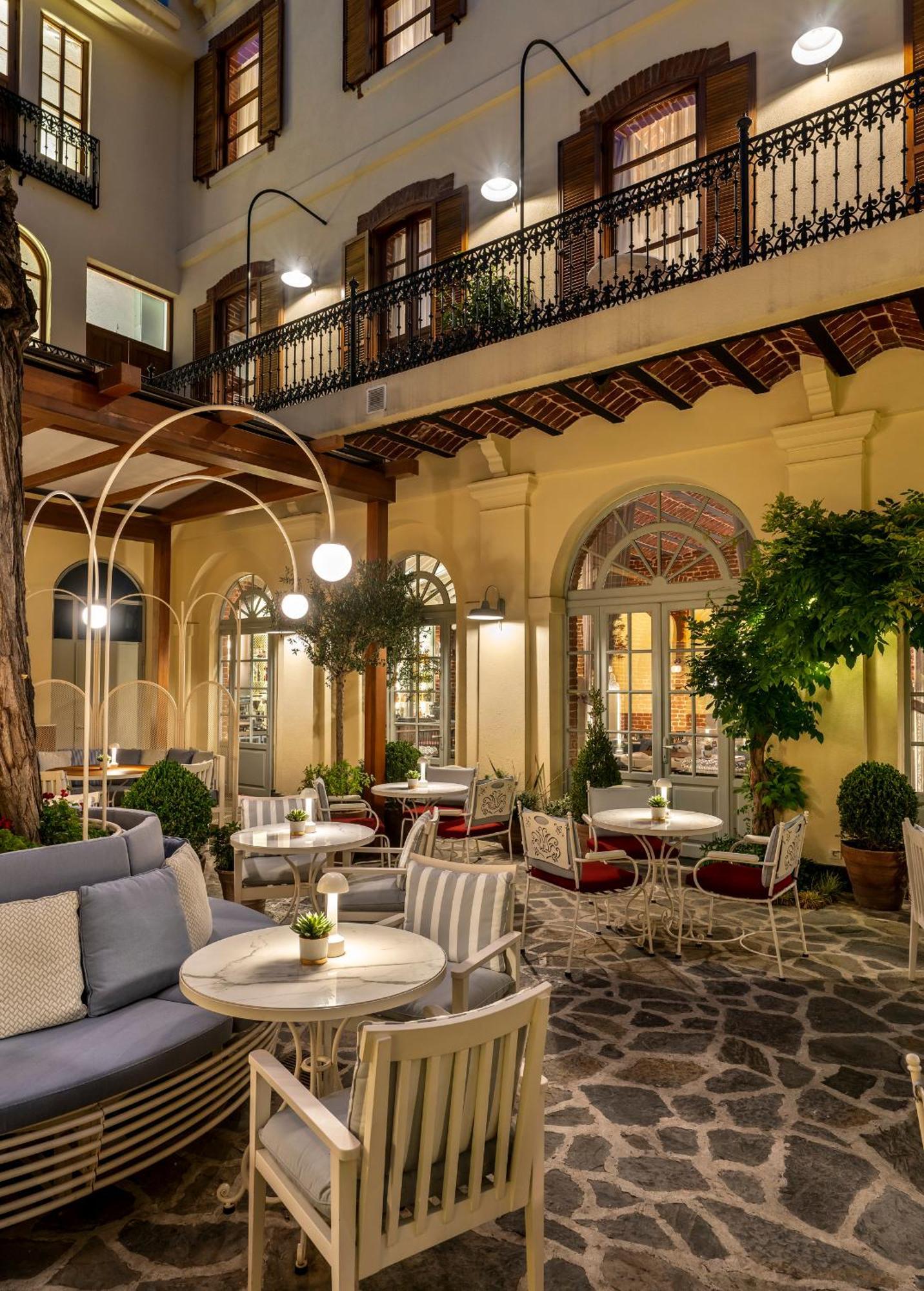 Ecole St. Pierre Hotel Istanbul Exterior photo